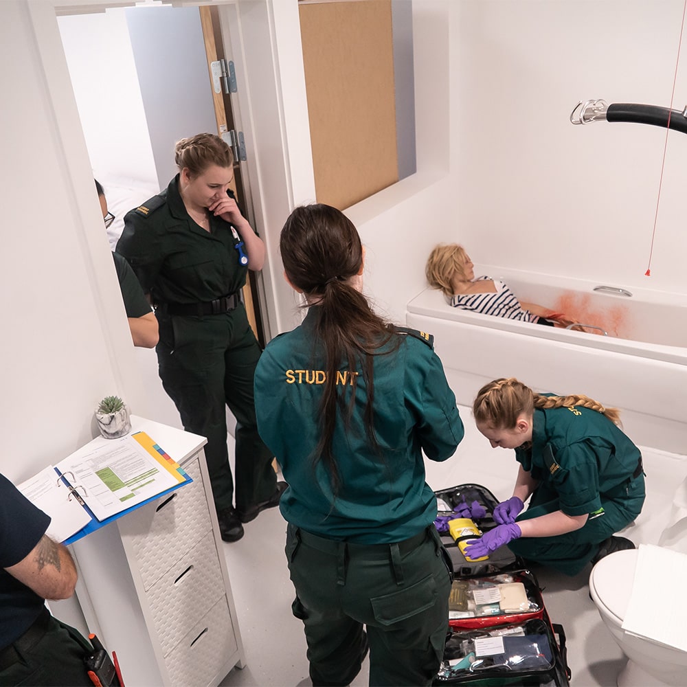 Paramedic Students in Simulation