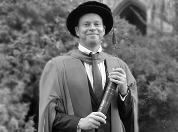 Robert Webb is an Honorary Graduate of the University of Lincoln. He was born in Lincolnshire and is a comedian, actor, and writer. 