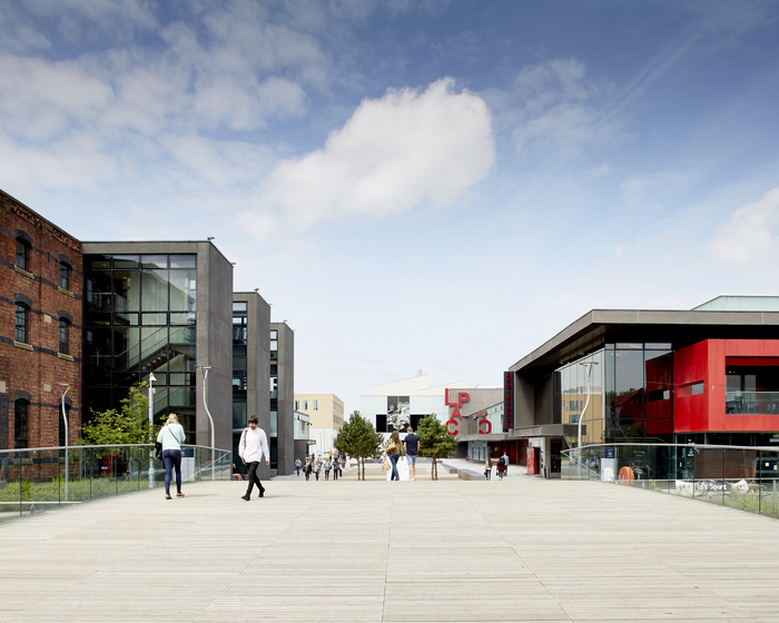 an outdoor spaces between the Library and the Students' Union