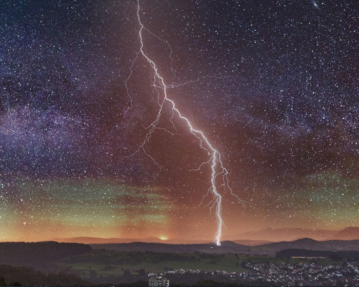 A flash of lightening in the night sky